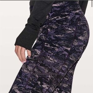 Lululemon Speed Up Tight *Full-On Luxtreme 28"
Rip Wave Purple Thunder Black